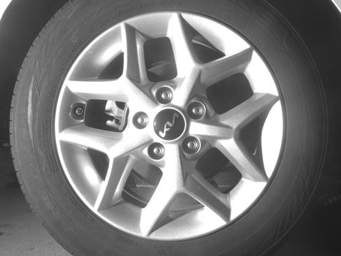 Used 2025 Kia Soul LX w/ LX Technology Package FWD image 15