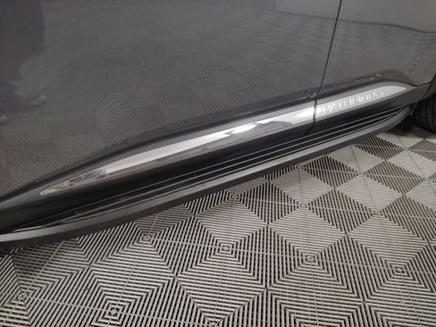 Used 2023 Nissan Pathfinder Platinum image 31