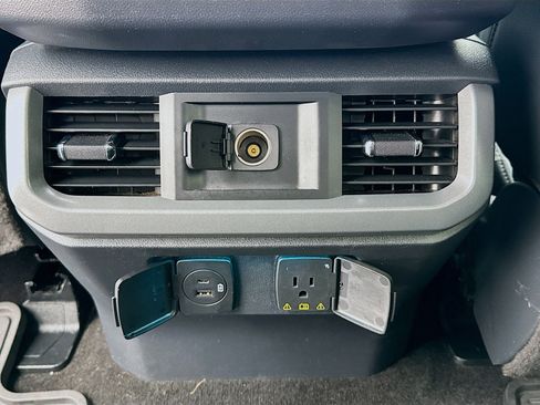 Used 2021 Ford F150 Lariat w/ Equipment Group 501A Mid image 16