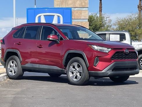 Used 2022 Toyota RAV4 XLE FWD image 3