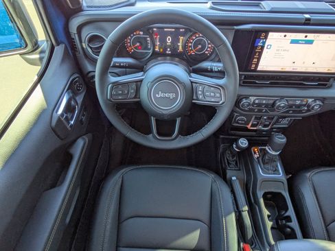 New 2026 Jeep Gladiator Sport image 17