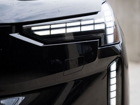 New 2025 Volvo EX90 Plus image 3