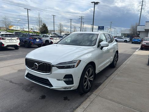 Used 2023 Volvo XC60 B5 Plus w/ Climate Package image 7