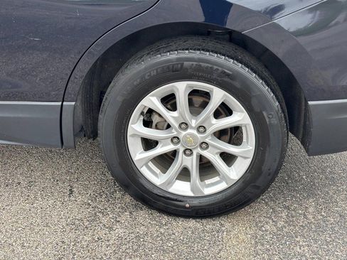 Used 2020 Chevrolet Equinox LS w/ LS Convenience Package image 9