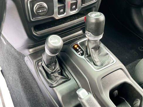Certified 2018 Jeep Wrangler Sport AWD/4WD image 16