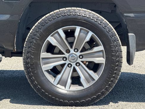Used 2017 Nissan Titan SL AWD/4WD image 45
