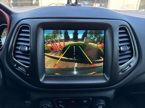 Used 2017 Jeep Compass Trailhawk w/ Leather Interior Group AWD/4WD image 23