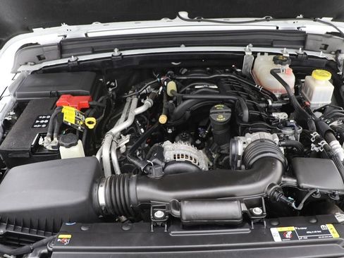 Used 2023 Jeep Gladiator Overland image 23