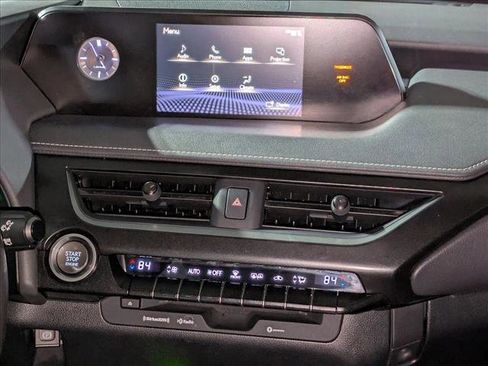 Used 2021 Lexus UX 200 image 15