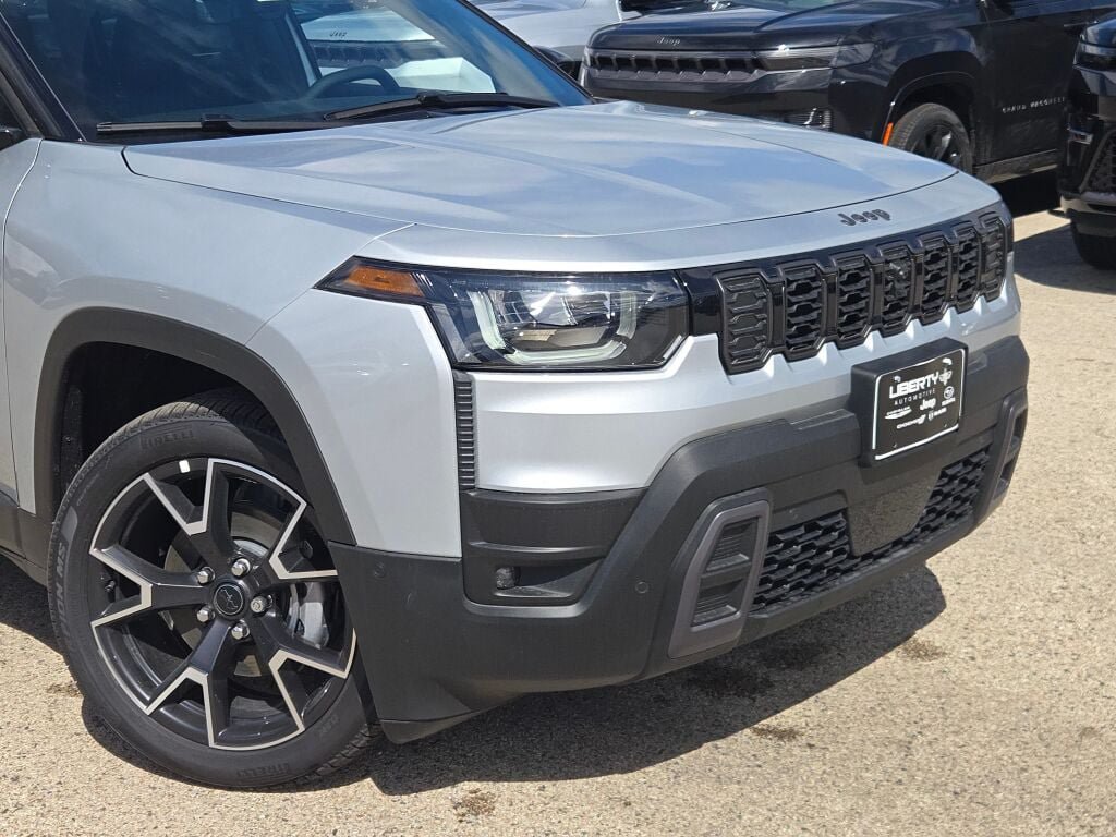 New 2026 Jeep Cherokee Overland w/ Advanced Pro Tech Group AWD/4WD image 4