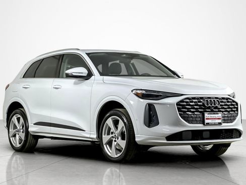 New 2025 Audi Q5 Premium Plus image 2