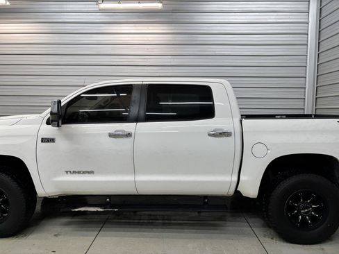 Used 2018 Toyota Tundra SR5 image 7