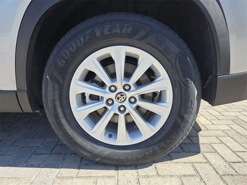 Certified 2024 Toyota Grand Highlander XLE image 21