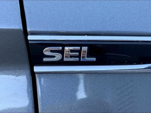 Used 2019 Volkswagen Jetta SEL w/ Cold Weather Package image 9