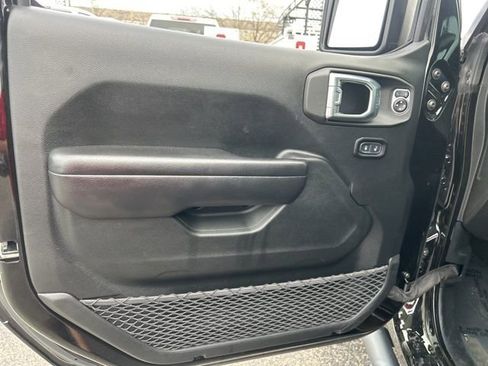 Used 2021 Jeep Gladiator Sport image 11