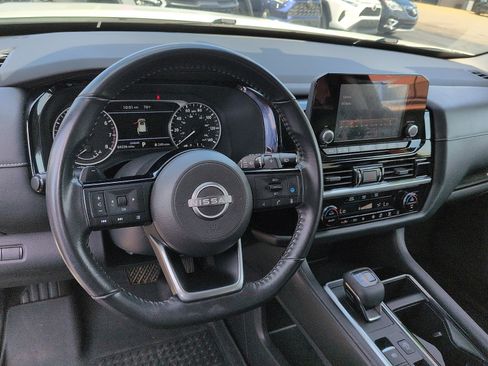 Used 2022 Nissan Pathfinder SV FWD image 9