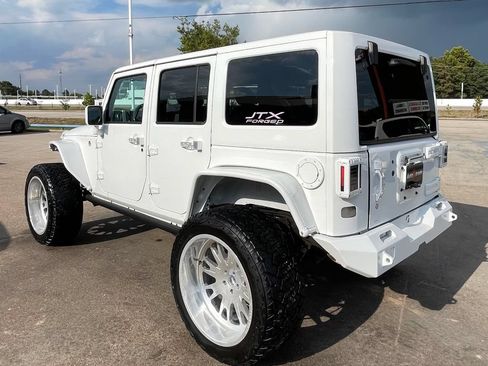 Used 2017 Jeep Wrangler Unlimited Sport w/ Quick Order Package 24S AWD/4WD image 3