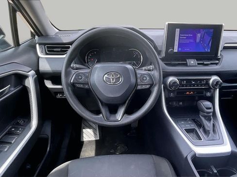 Used 2025 Toyota RAV4 XLE FWD image 11