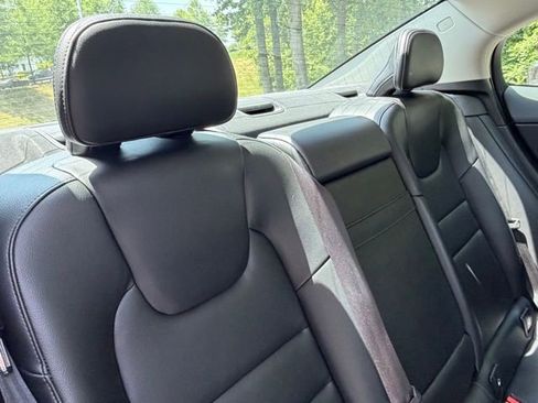 Used 2019 Volvo S60 T6 Momentum w/ Multimedia Package AWD/4WD image 42