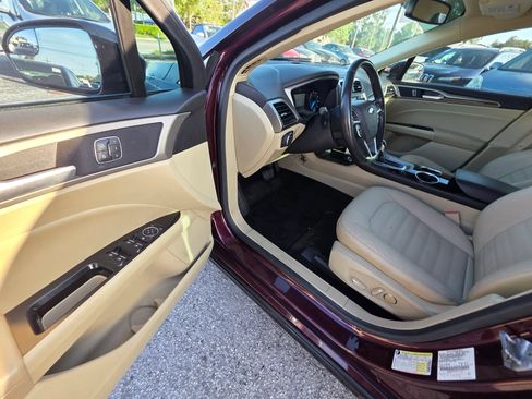 Used 2013 Ford Fusion SE FWD image 12