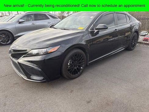 Used 2022 Toyota Camry SE w/ Convenience Package image 1