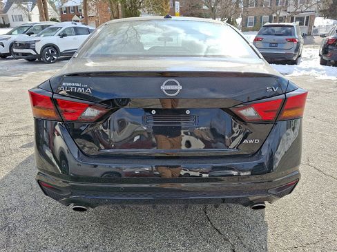 Used 2024 Nissan Altima 2.5 SV w/ SV Premium Package image 5