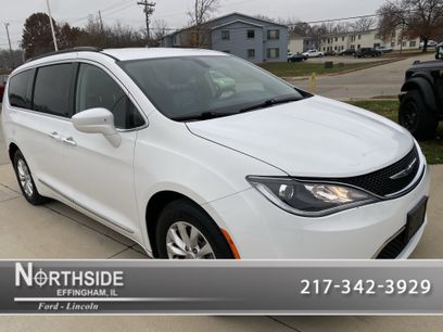 Used 2017 Chrysler Pacifica Touring-L