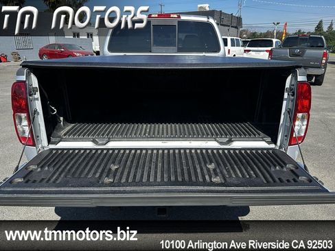 Used 2010 Nissan Frontier SE w/ SE Value Truck Pkg RWD image 20