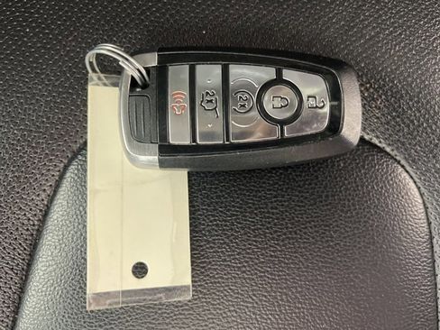 Used 2022 Ford Edge Titanium w/ Equipment Group 301A image 17