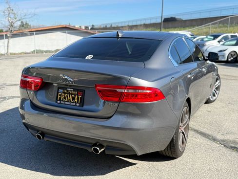 Used 2017 Jaguar XE Premium image 6