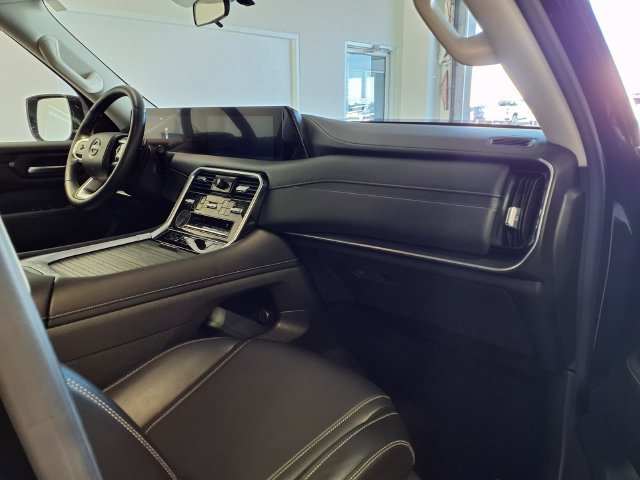 Used 2025 Nissan Armada SV AWD/4WD image 6