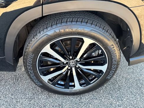 Used 2022 Toyota Highlander XSE AWD/4WD image 45