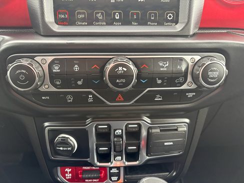 Used 2022 Jeep Gladiator Rubicon w/ LED Lighting Group AWD/4WD image 28