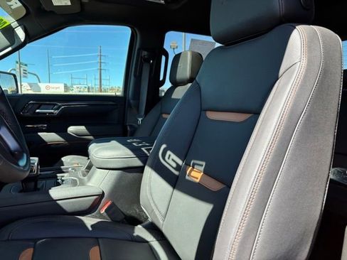New 2025 GMC Sierra 1500 AT4 w/ AT4 Premium Package AWD/4WD image 13