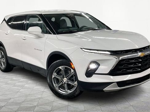 Used 2023 Chevrolet Blazer LT w/ Driver Confidence Package image 3