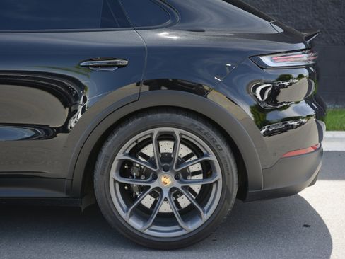 Certified 2024 Porsche Cayenne Turbo GT AWD/4WD image 35