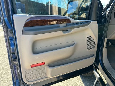 Used 2004 Ford F250 Lariat image 12