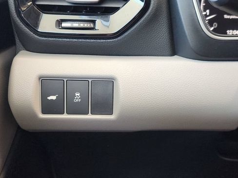 Used 2025 Honda Pilot Touring image 24