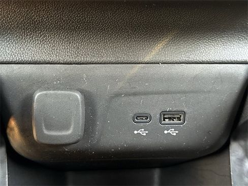 Certified 2025 Chevrolet TrailBlazer RS w/ Driver Confidence Package image 23