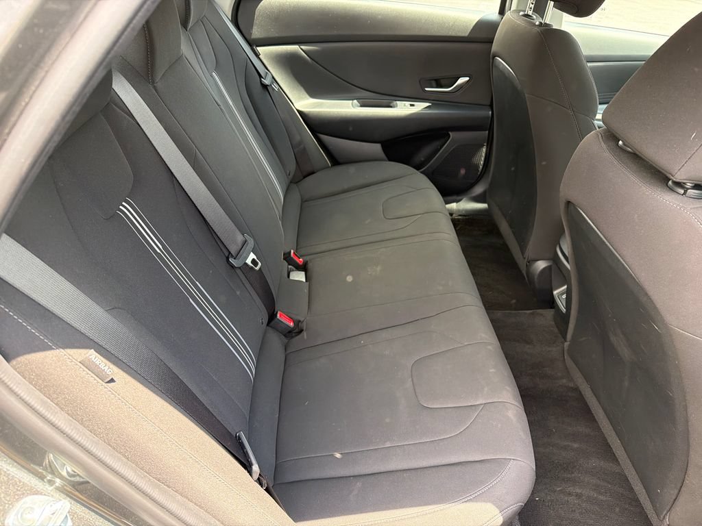Used 2024 Hyundai Elantra SEL FWD image 15