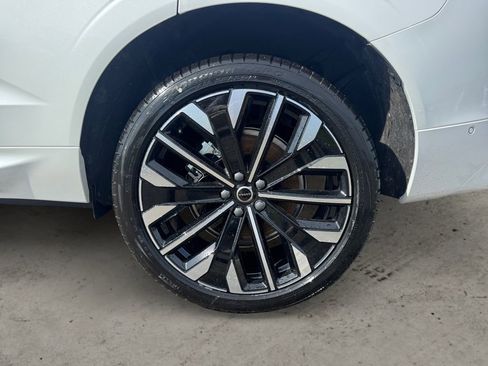 New 2026 Volvo XC60 T8 Ultra w/ Protection Package Premier AWD/4WD image 8