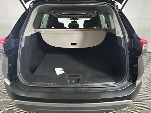 Used 2021 Nissan Rogue SV AWD/4WD image 28