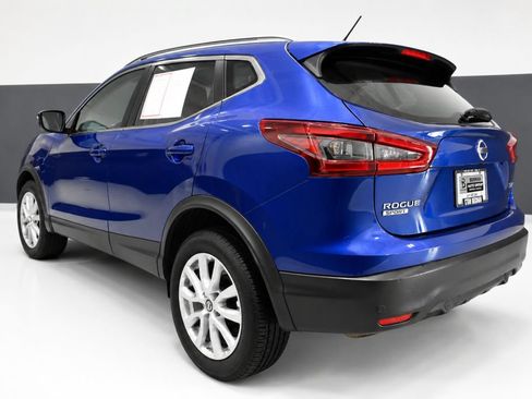 Used 2021 Nissan Rogue Sport SV AWD/4WD image 3