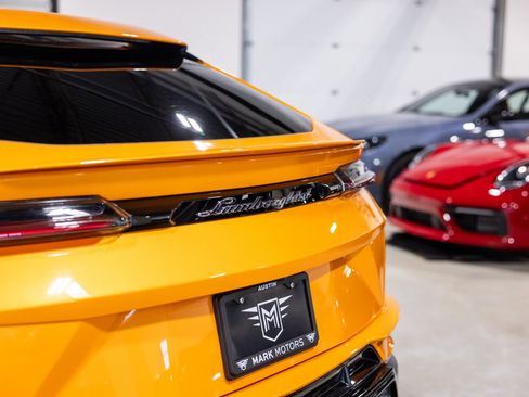 Used 2024 Lamborghini Urus S AWD/4WD image 15