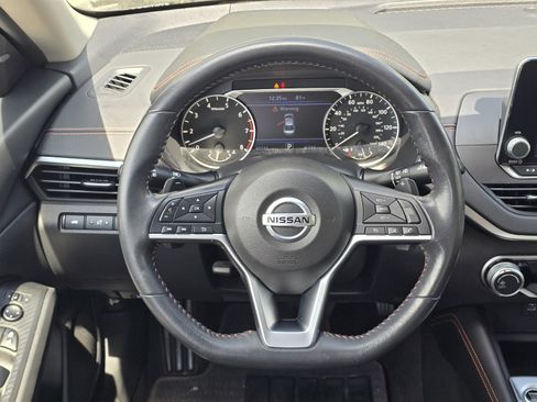 Certified 2022 Nissan Altima 2.5 SR w/ Midnight Edition Package FWD image 15