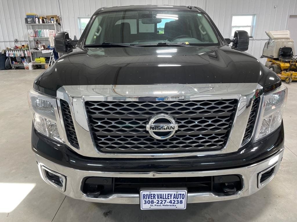 Used 2017 Nissan Titan SV AWD/4WD image 2