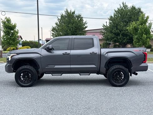 Used 2024 Toyota Tundra Platinum w/ TRD Off-Road Package AWD/4WD image 4