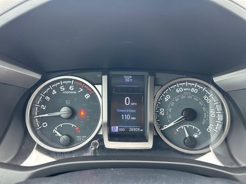 Used 2020 Toyota Tacoma SR5 AWD/4WD image 16