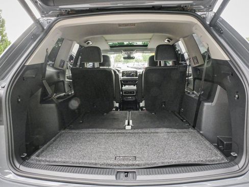 Used 2025 Volkswagen Atlas SEL Premium R-Line AWD/4WD image 33