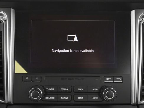 Used 2018 Porsche Macan Turbo w/ Premium Package Plus image 19